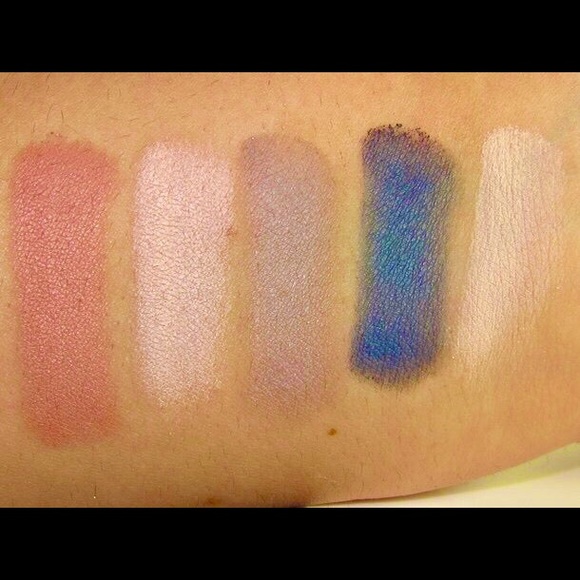 🎂 BIRTHDAY SUIT EYESHADOW PALETTE 🎂 - Picture 7 of 9